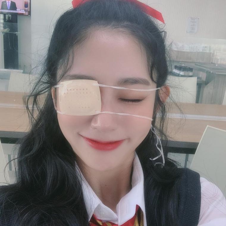 안대낀 러블리즈 서지수