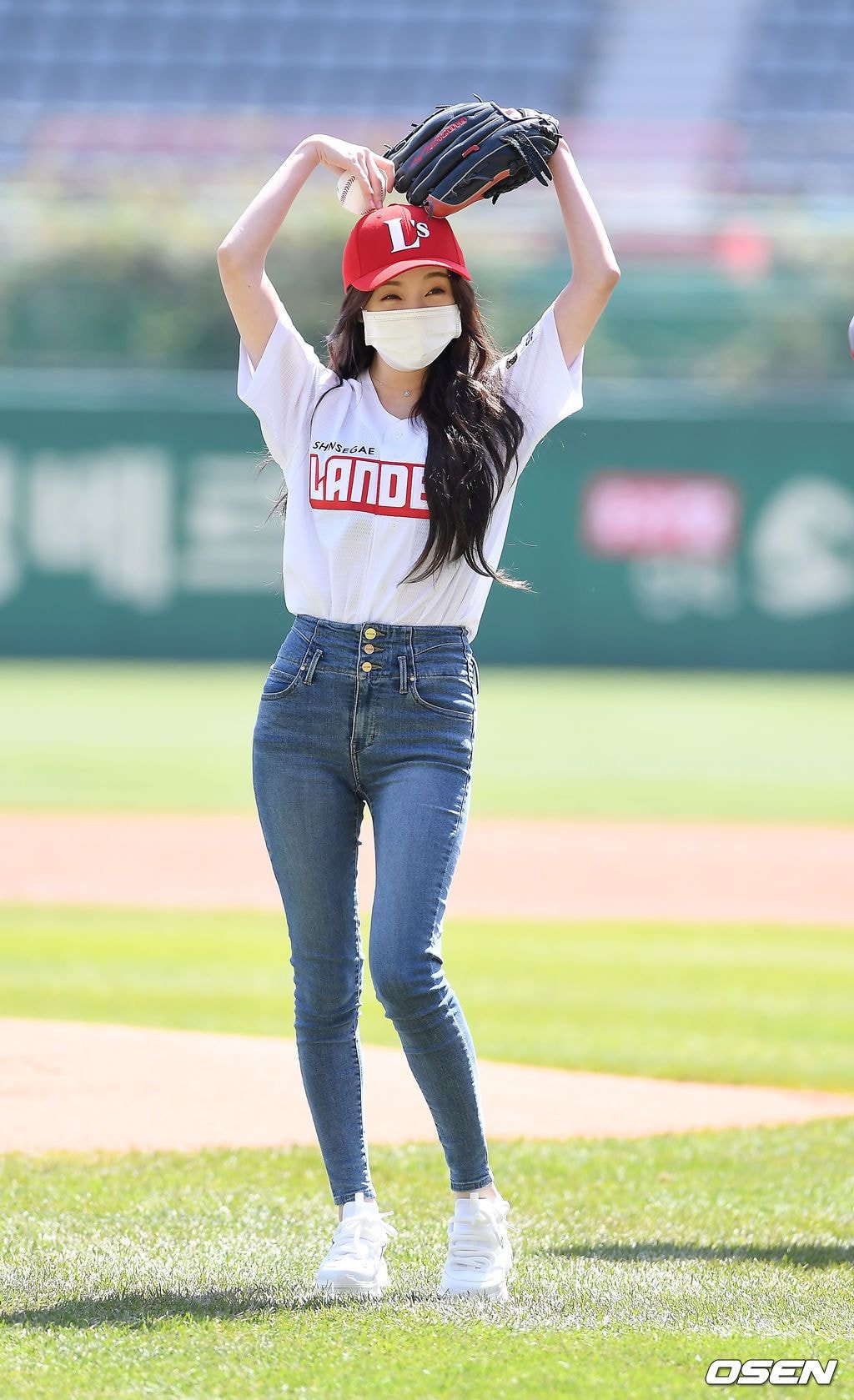 오늘 첫 시구한 러블리즈 케이