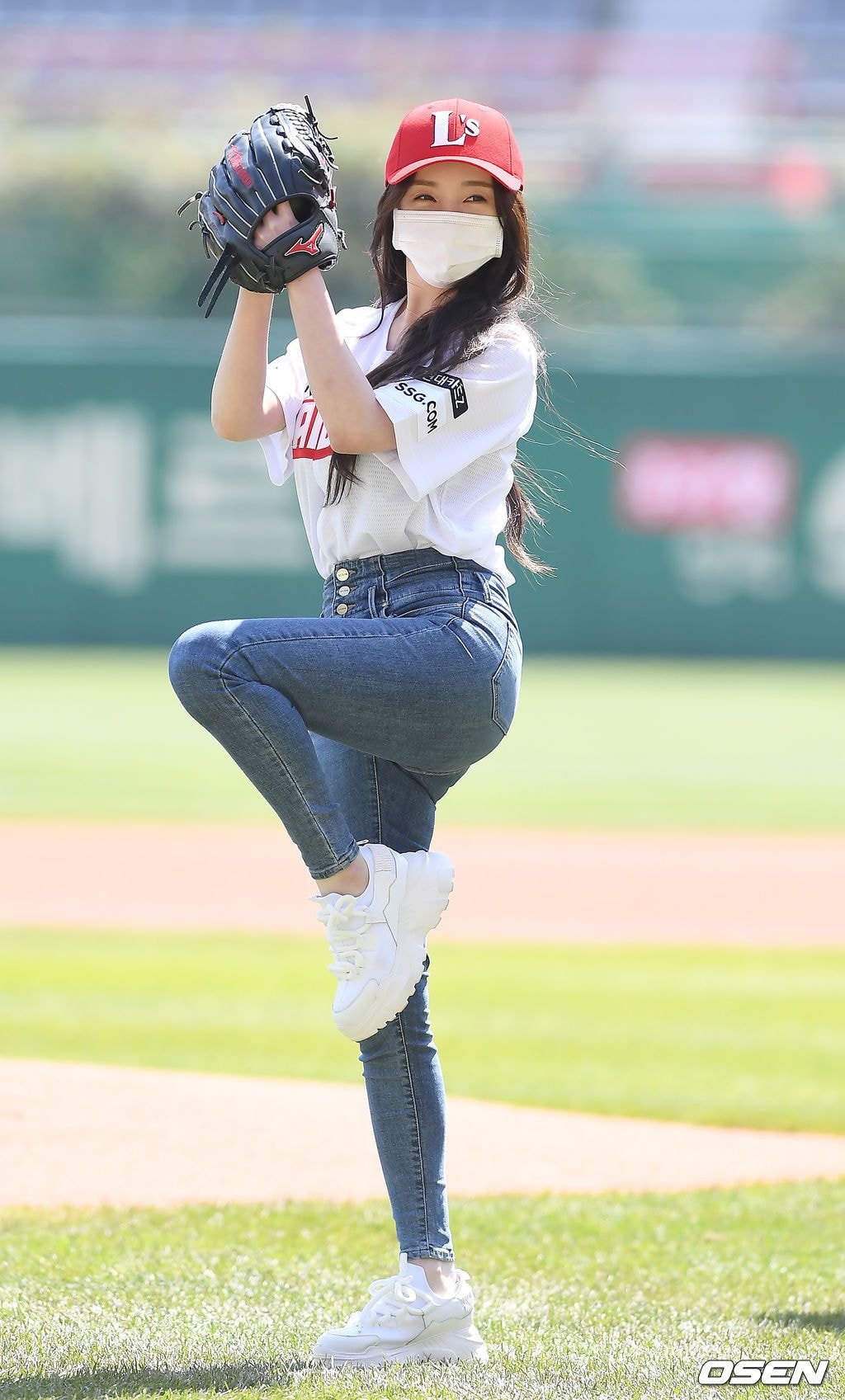 오늘 첫 시구한 러블리즈 케이