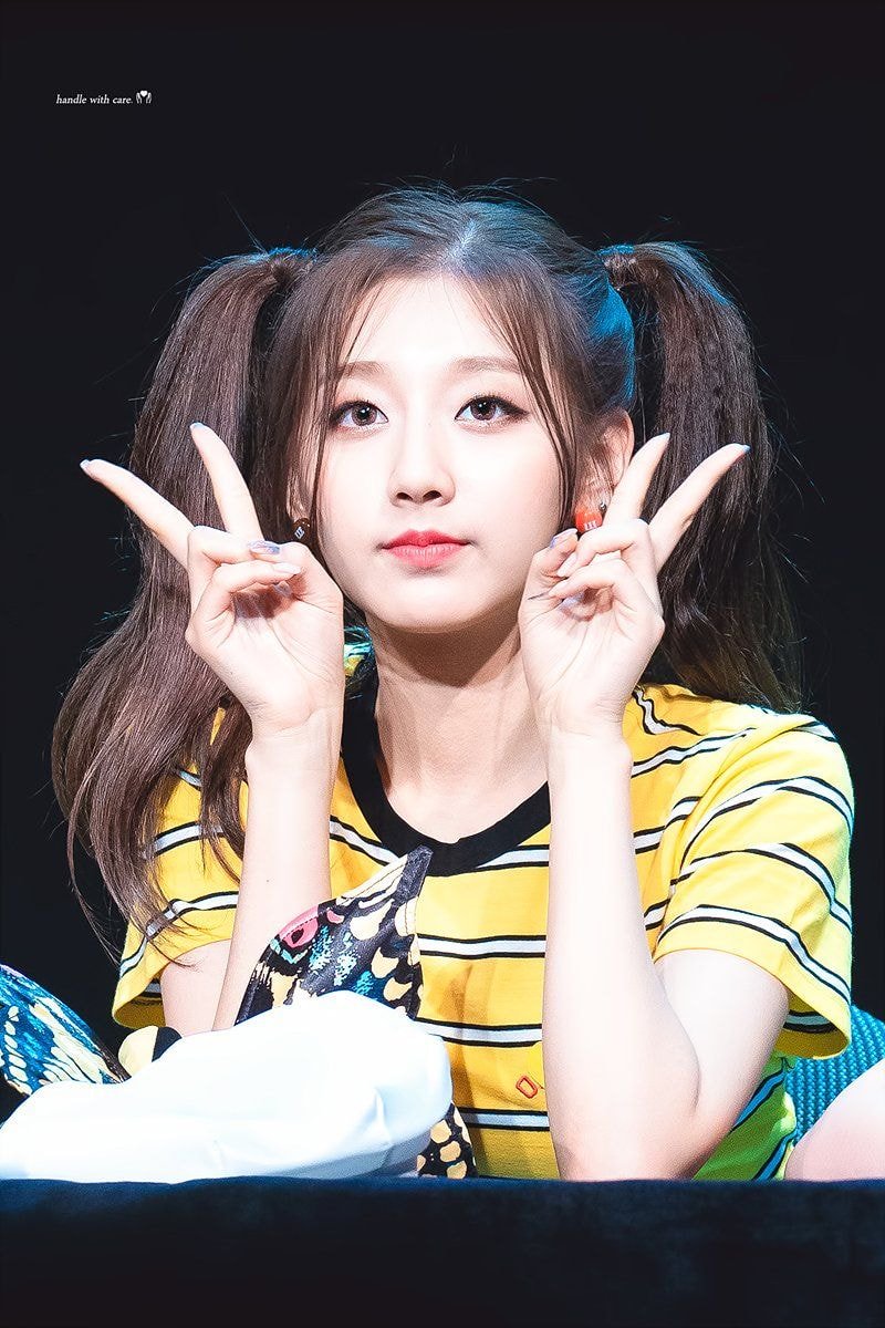 양갈래 헤어스타일도 잘 어울리는 #러블리즈 막내 #정예인