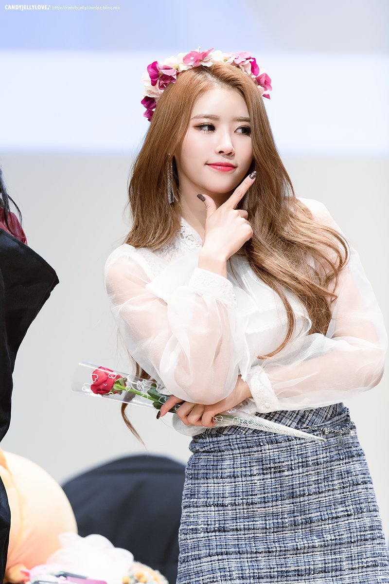팬사인회 가면 볼 수 있는 #러블리즈 미주 모습