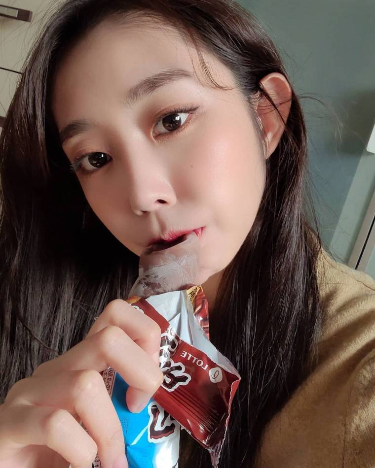 빠삐코 먹는 #러블리즈 서지수