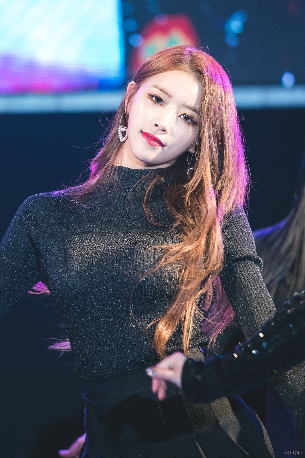 러블리즈 블랙 이미주.jpgif