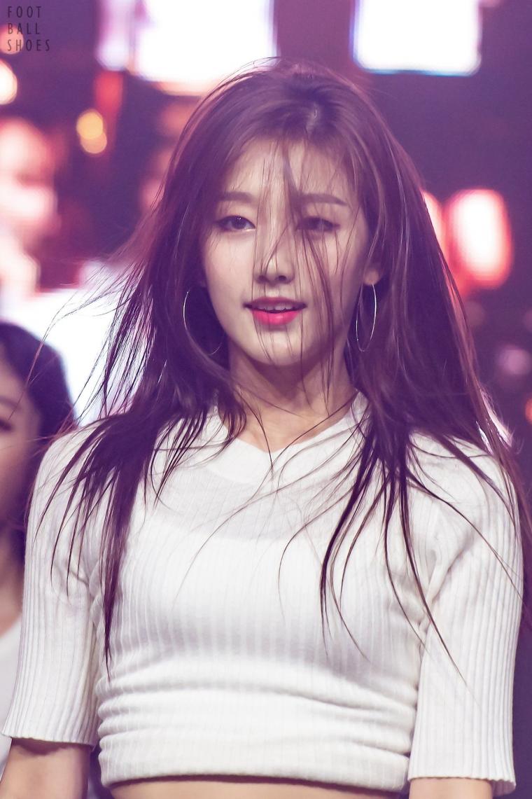 아이컨텍.러블리즈 막냉이 예인