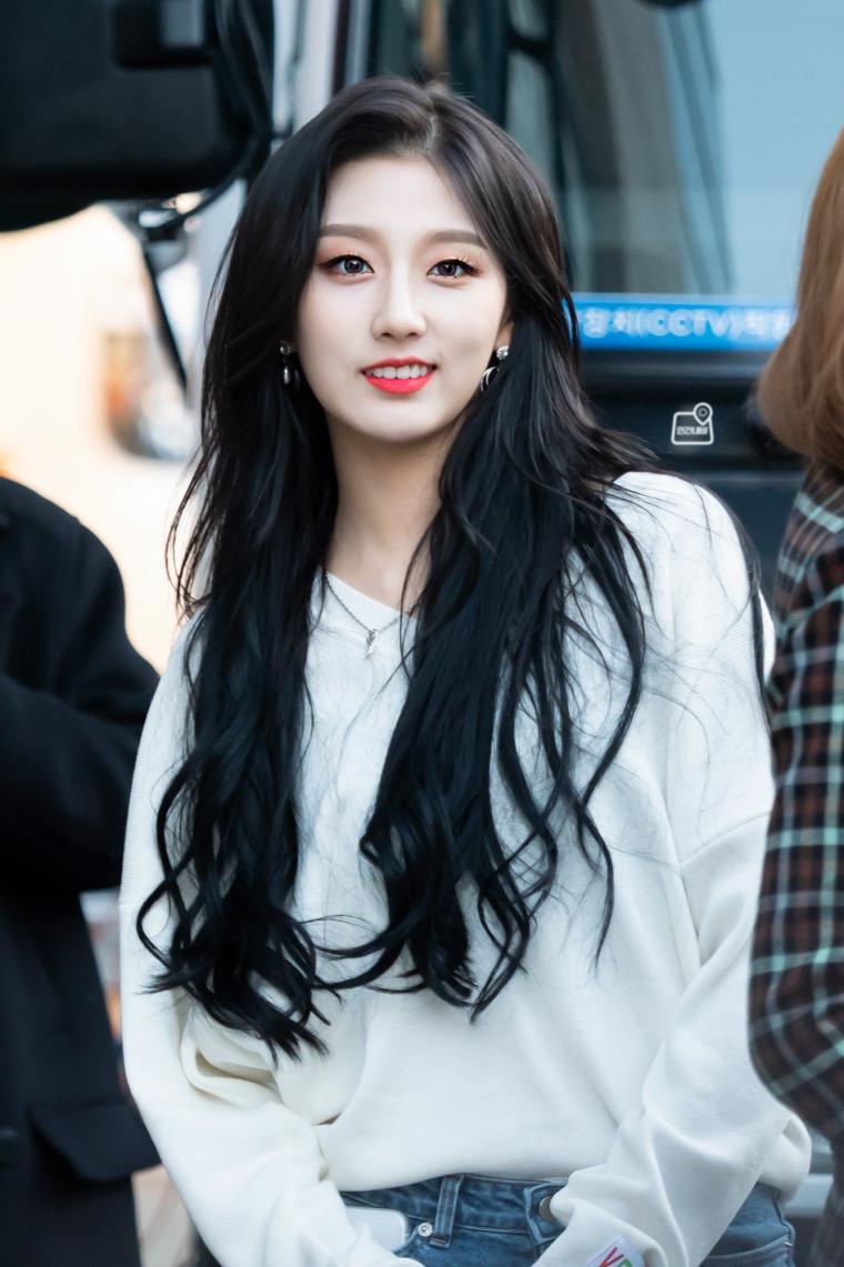 아이컨텍.러블리즈 막냉이 예인