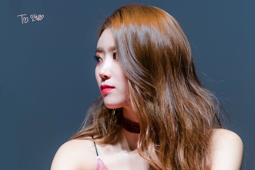 팬사인회 가면 볼 수 있는 #러블리즈 미주 모습