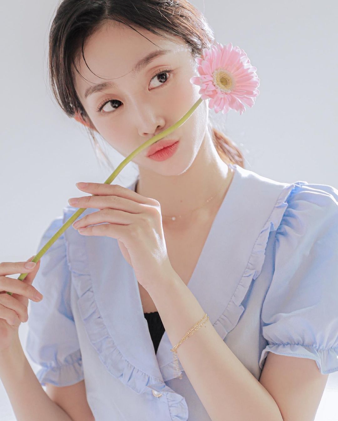 러블리즈 지수 화보 사진