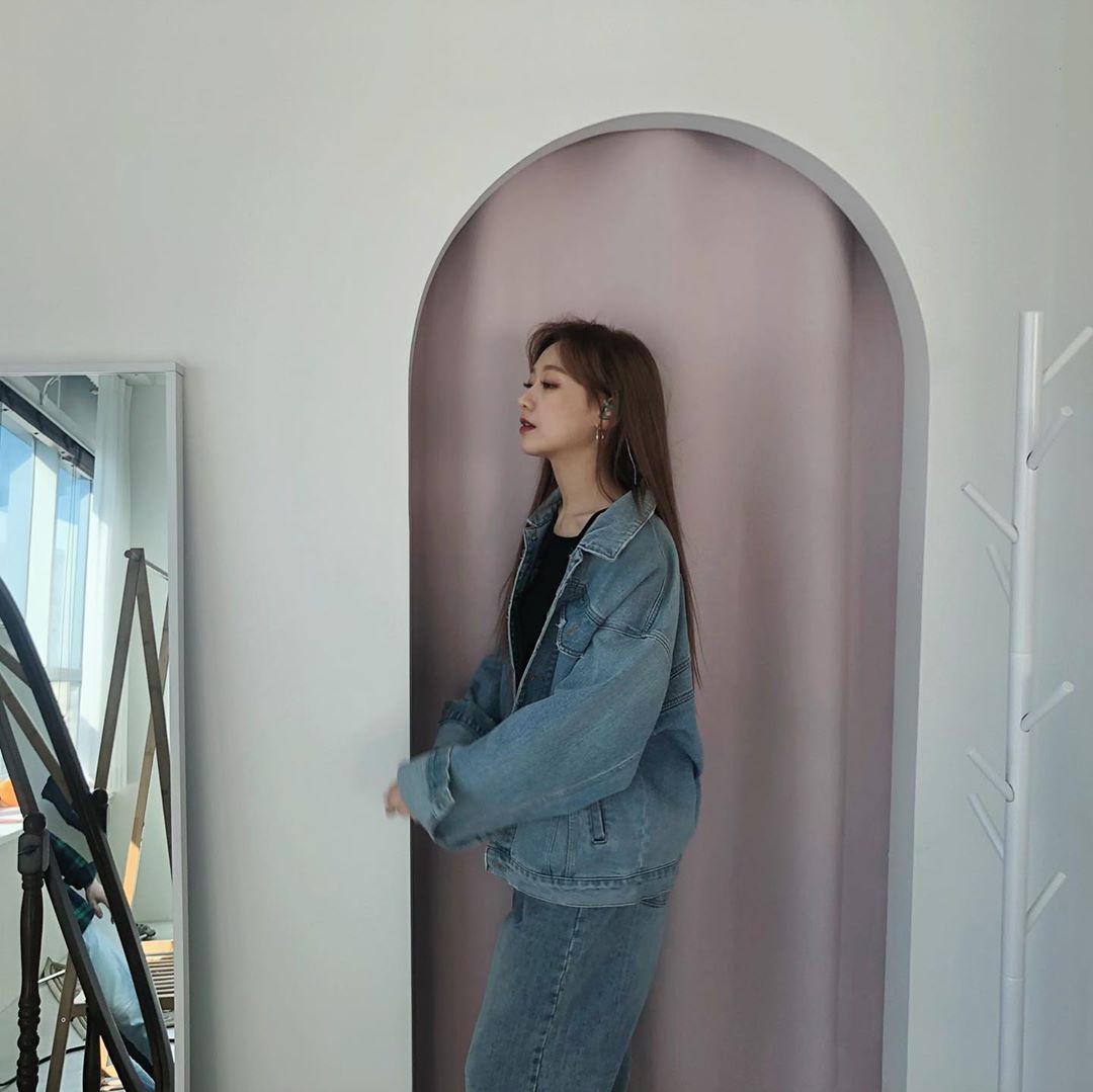 언덕에서 달을 보며? UN village 들으러 갈사람??‍♀️