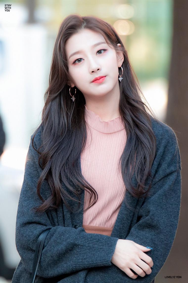 아이컨텍.러블리즈 막냉이 예인