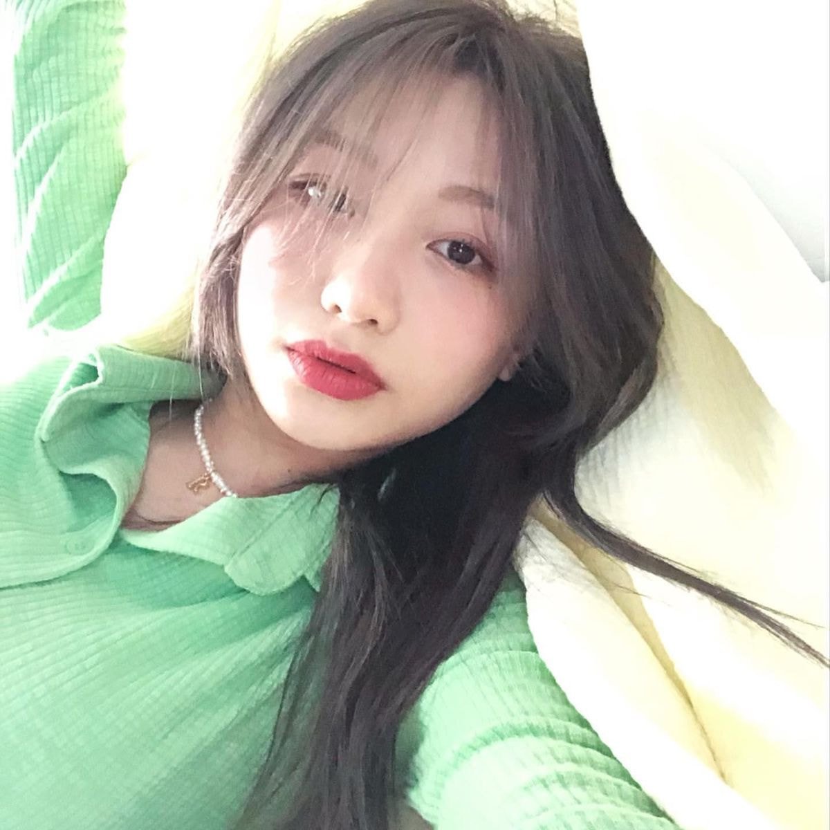 러블리즈 류수정 인스타그램 업뎃 (feat.초록)