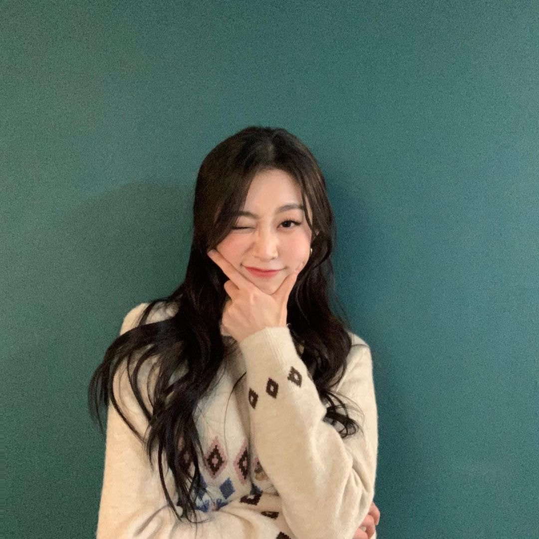 러블리즈 지수 인스타
