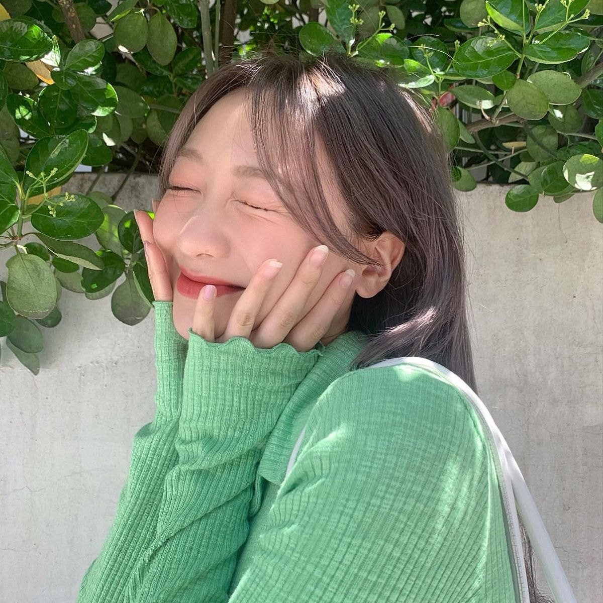 러블리즈 류수정 인스타그램 업뎃 (feat.초록)