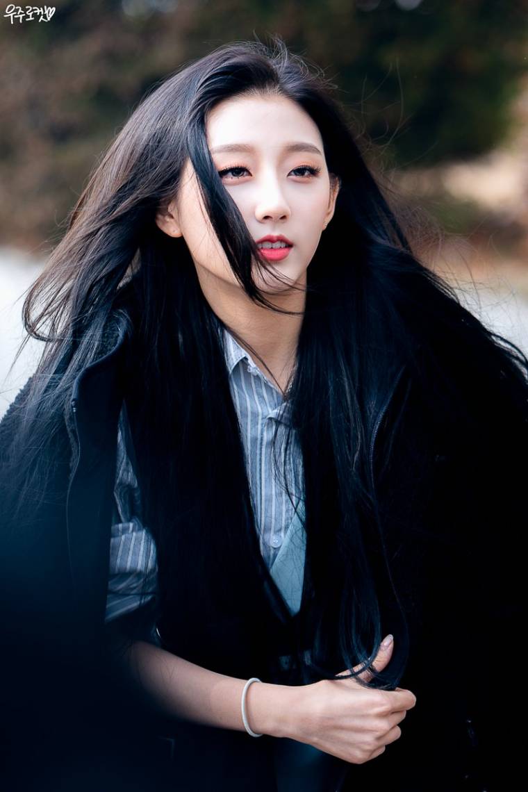러블리즈 막냉이 정예인