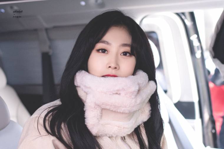 러블리즈 눈큰애 서지수