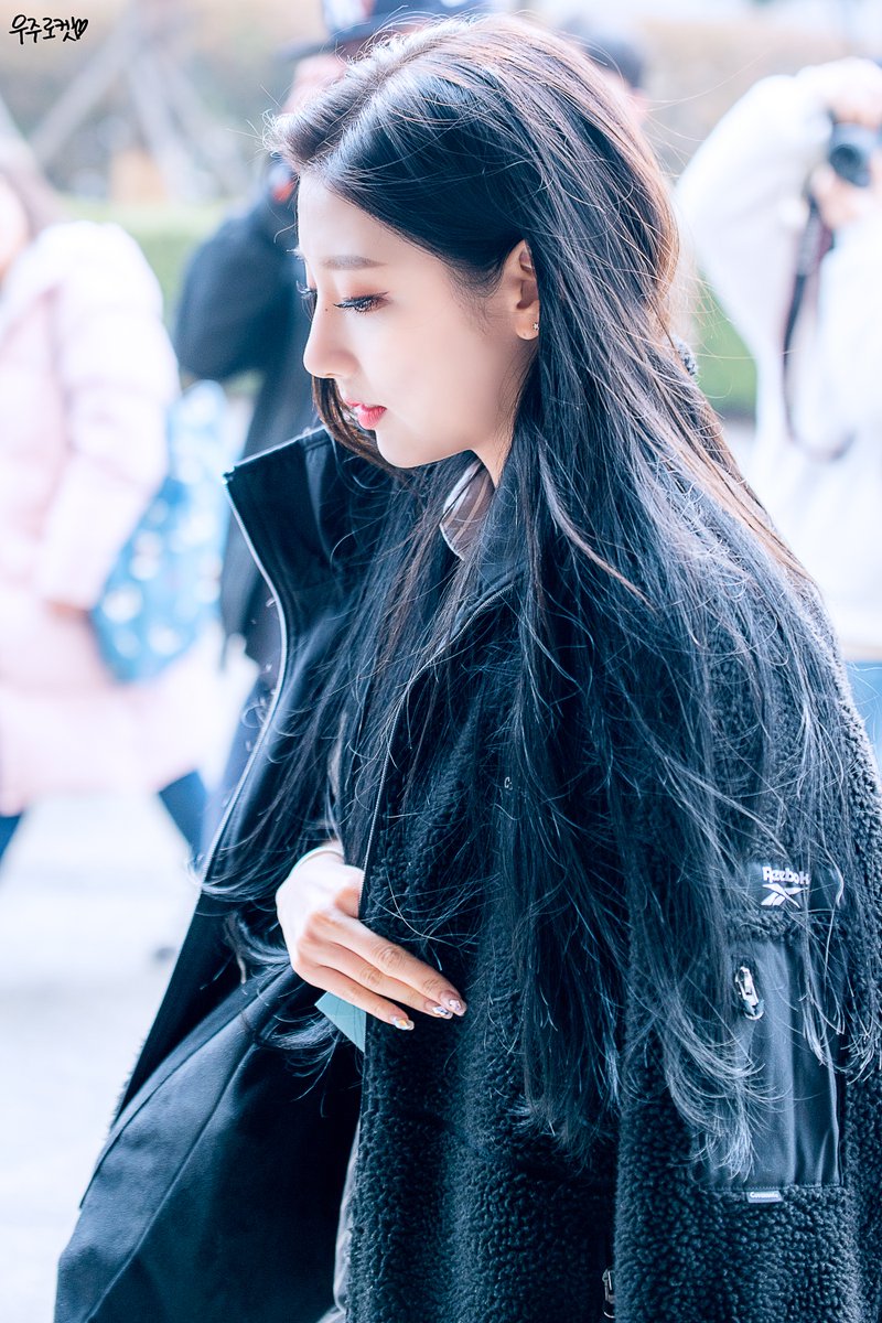 러블리즈 막냉이 정예인