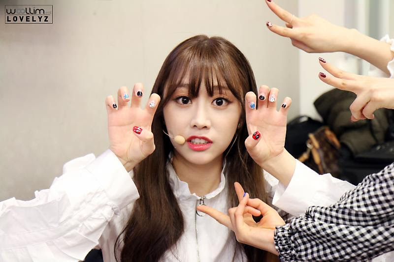 러블리즈 모닝 지수.jpgif