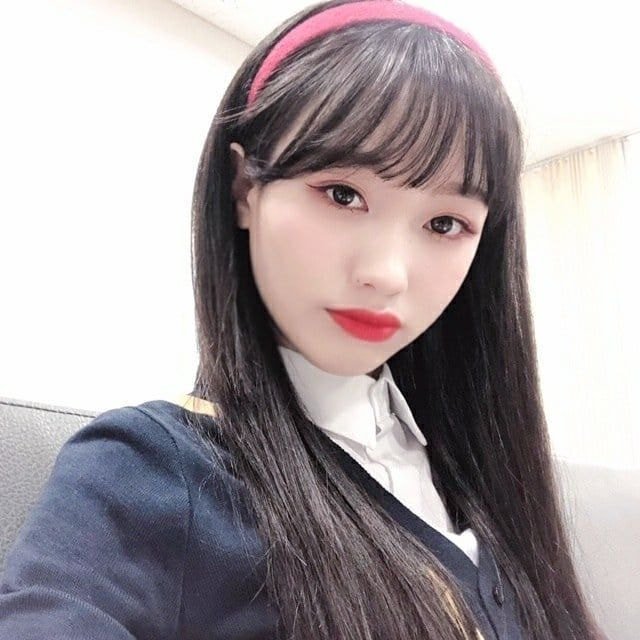 러블리즈 류수정.insta (feat.퀸덤 빨간머리띠+교복)