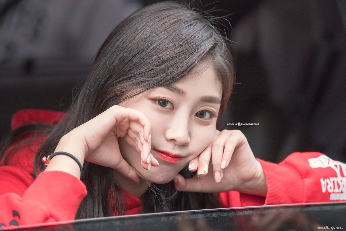 러블리즈 지수 볼살.jpgif