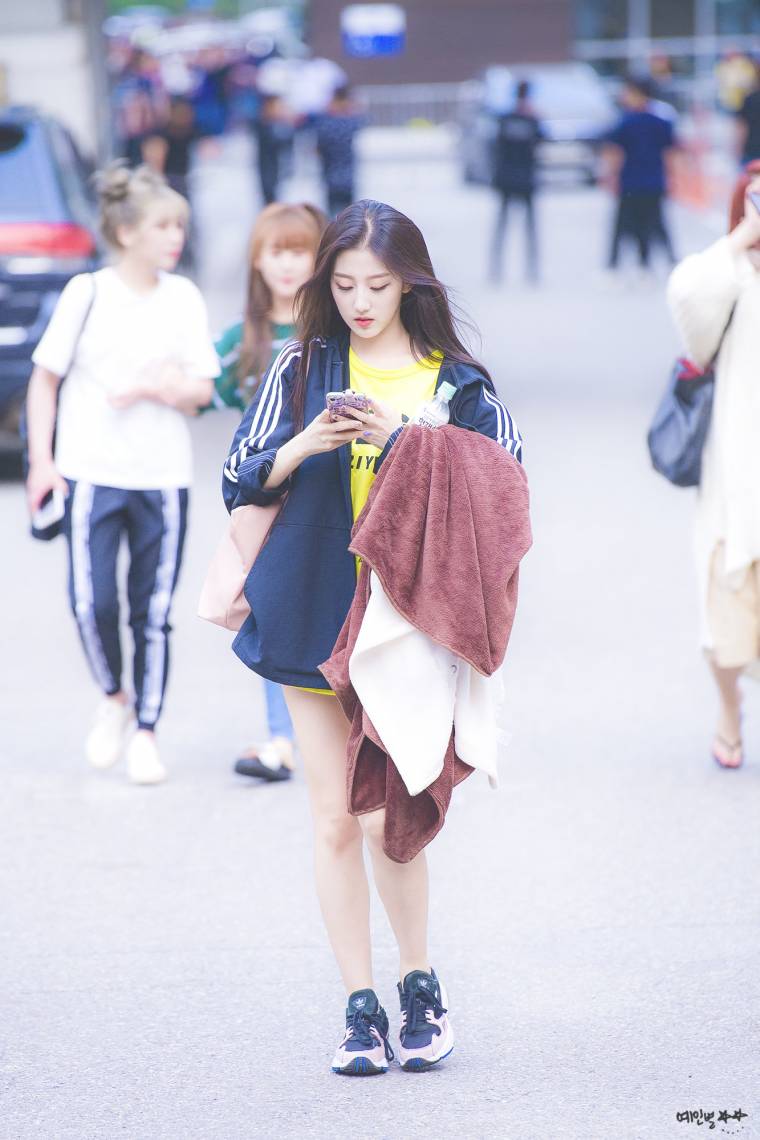 러블리즈 막둥이 정예인