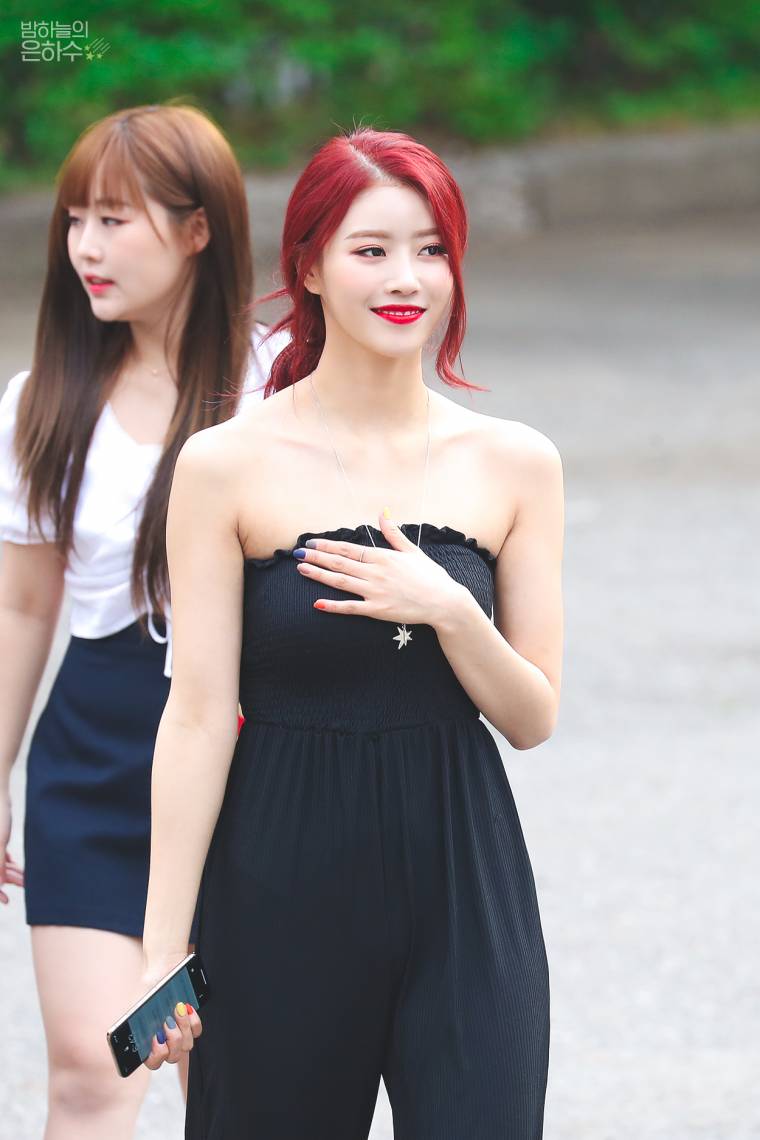 #미주 (#러블리즈) - 190628 뮤직뱅크 출근길.jpg