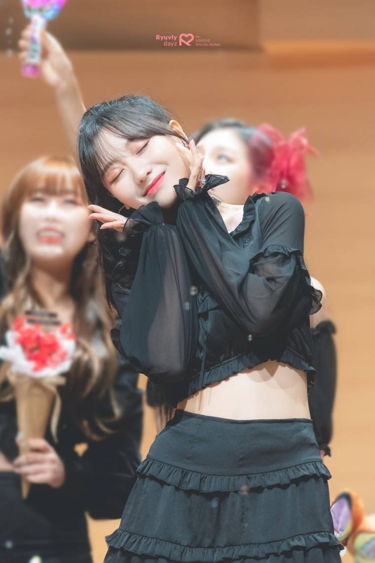 블랙&화이트..러블리즈 류수정