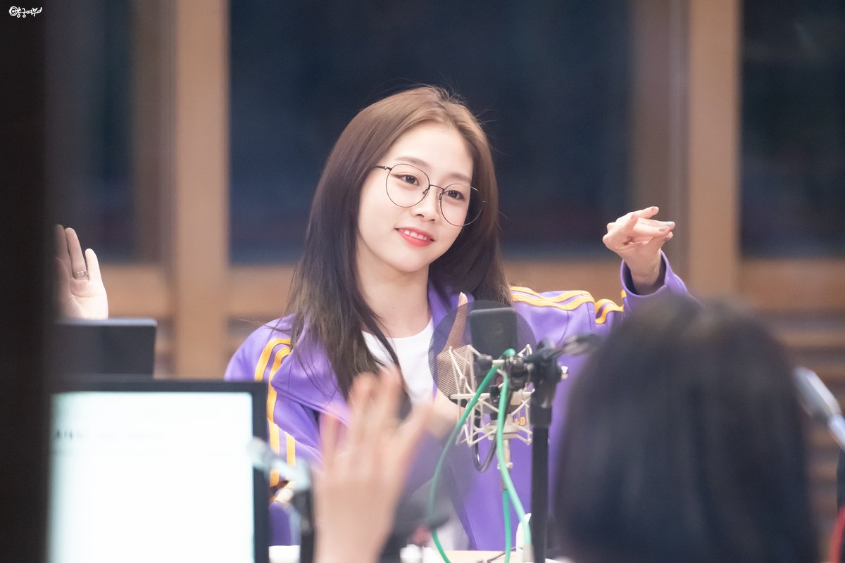 보라색 아디다스 #러블리즈 #서지수
