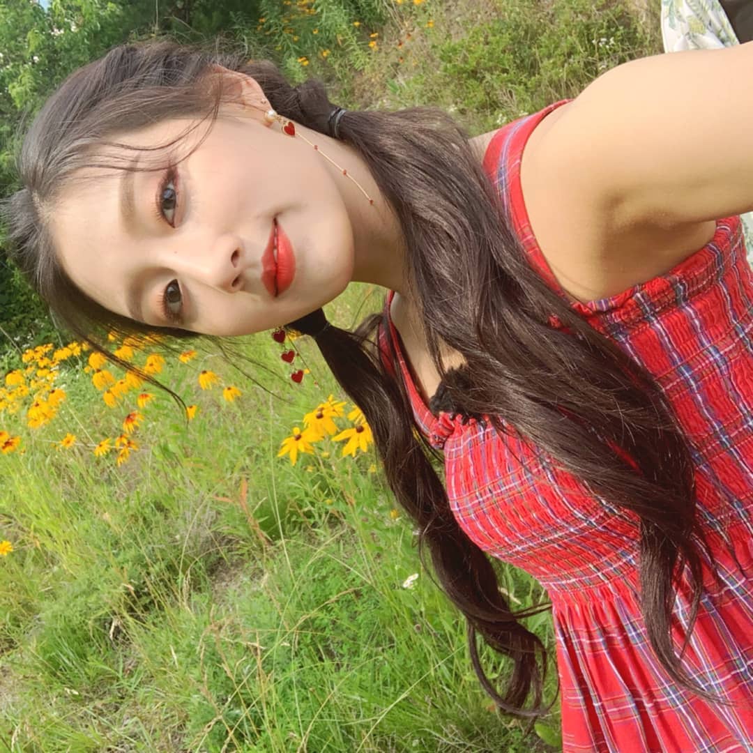 러블리즈 정예인.jpg