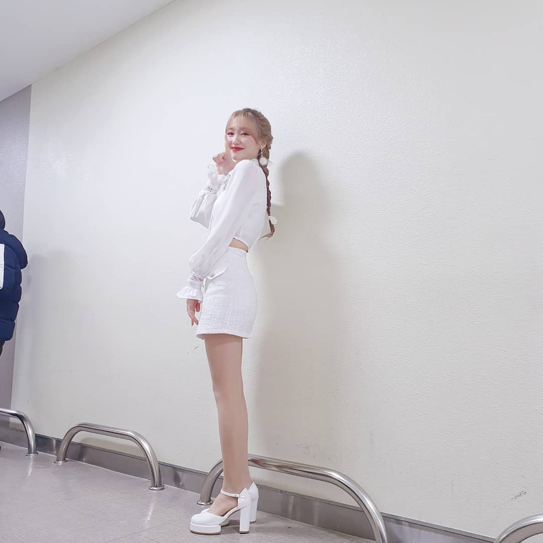 #러블리즈 수정.insta (러블리너스 메리크리스마스❄?❄ 오늘도 종소리 같이듣자☃️?)