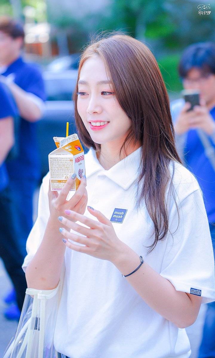 #러블리즈 커피우유 마시는 #서지수