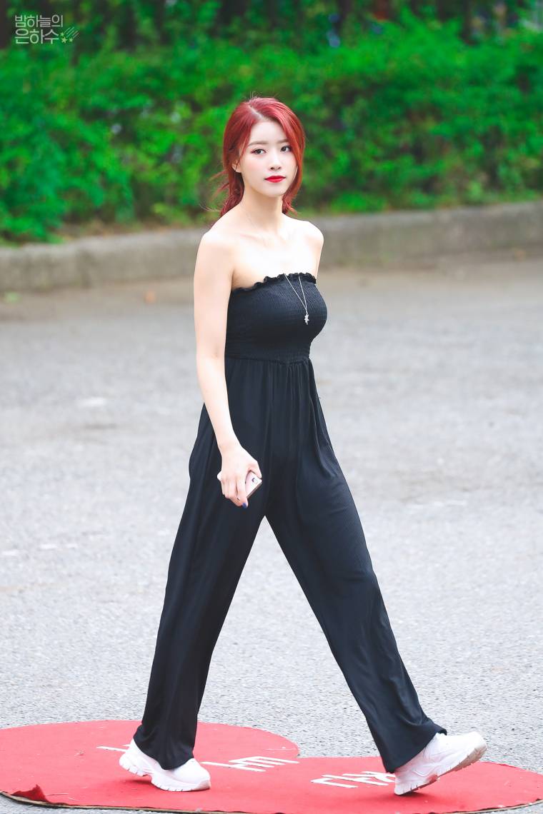 #미주 (#러블리즈) - 190628 뮤직뱅크 출근길.jpg