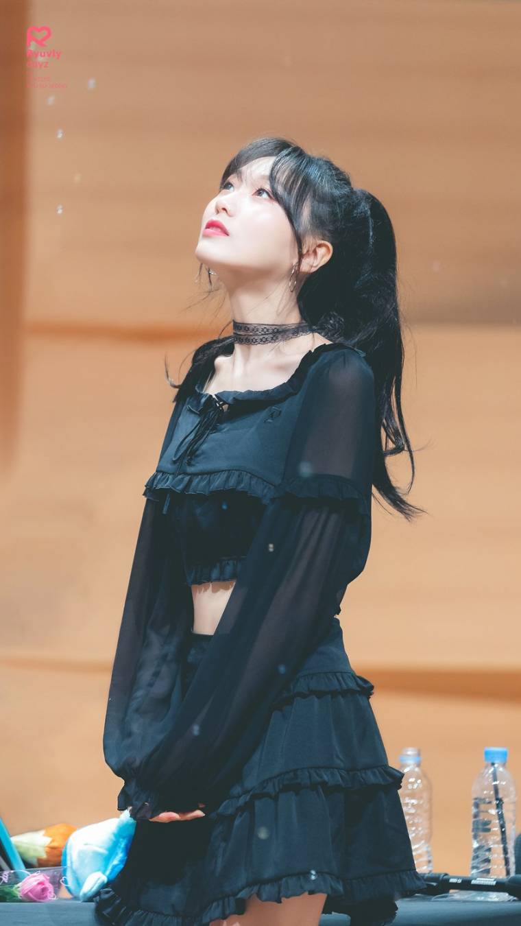 블랙&화이트..러블리즈 류수정