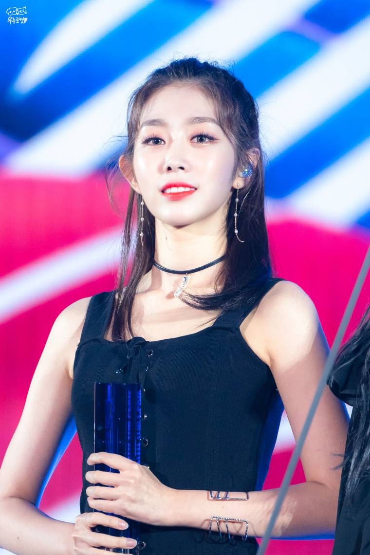 러블리즈 눈큰애.. 서지수