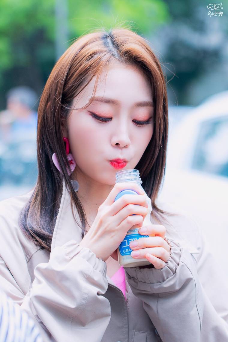 러블리즈 요쿠르트 먹는 여우 서지수