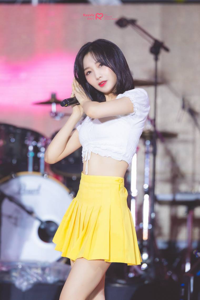 블랙&화이트..러블리즈 류수정
