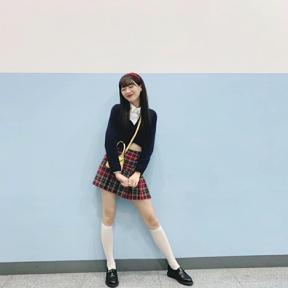러블리즈 류수정.insta (feat.퀸덤 빨간머리띠+교복)