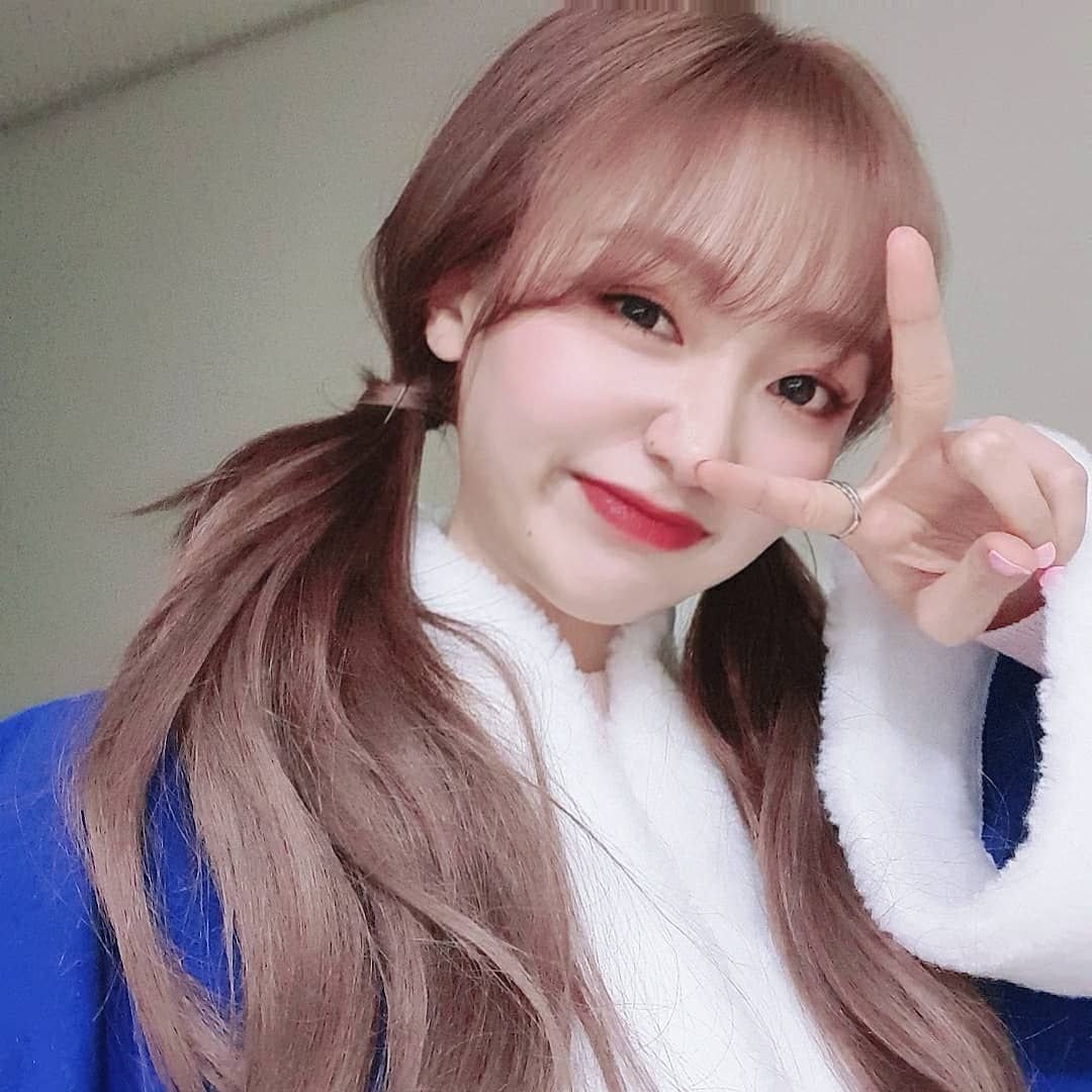 러블리즈 류수정 인스타 (feat.파란 산타)