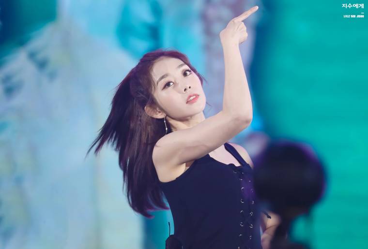 러블리즈 눈큰애.. 서지수