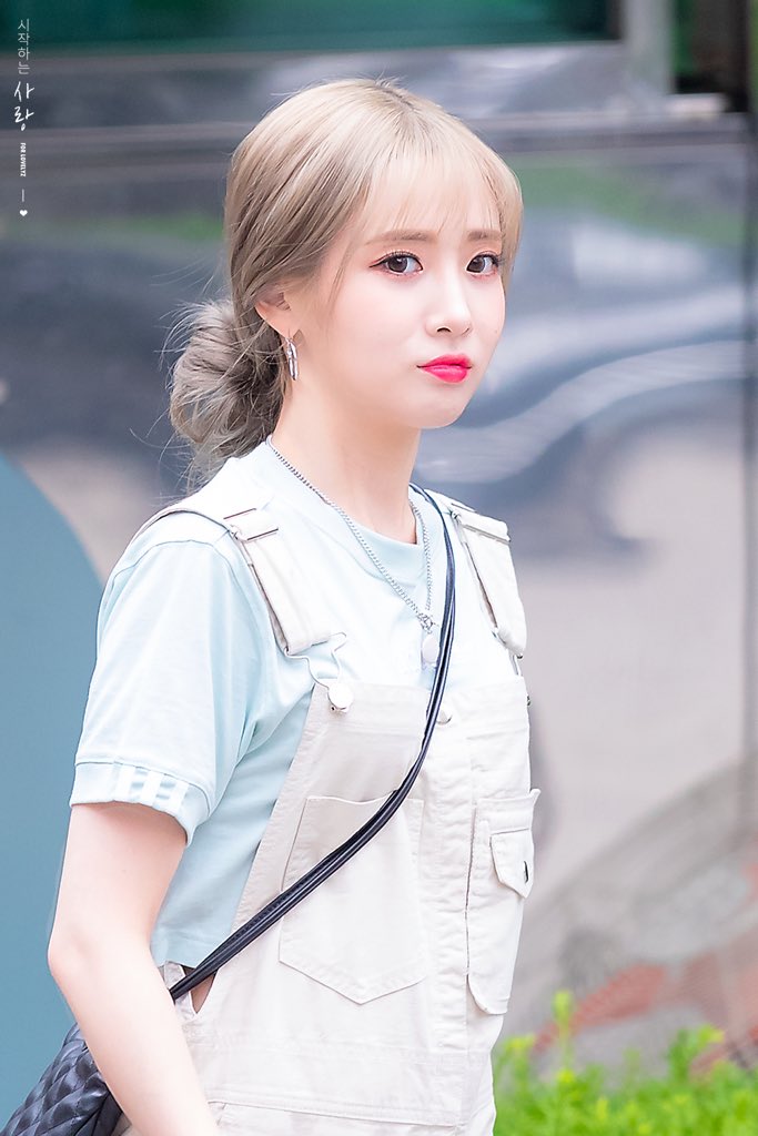 #러블리즈 #유지애 뮤직뱅크 출근길.jpg