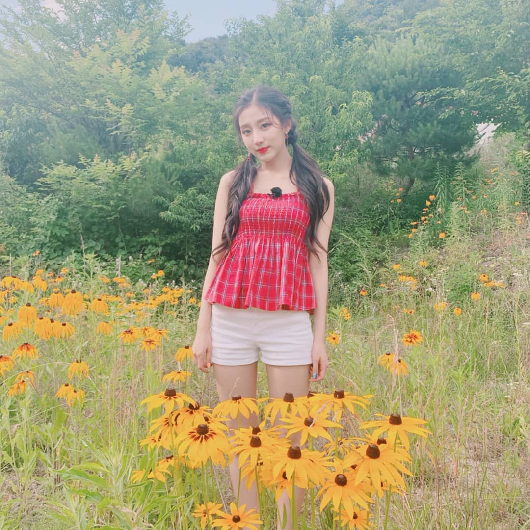러블리즈 정예인.jpg