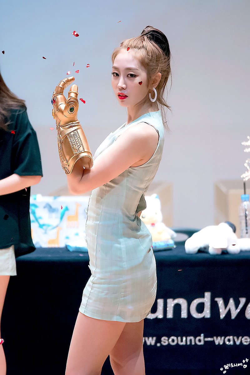 인피니티 건틀릿이 잘 어울리는 #러블리즈 #지수