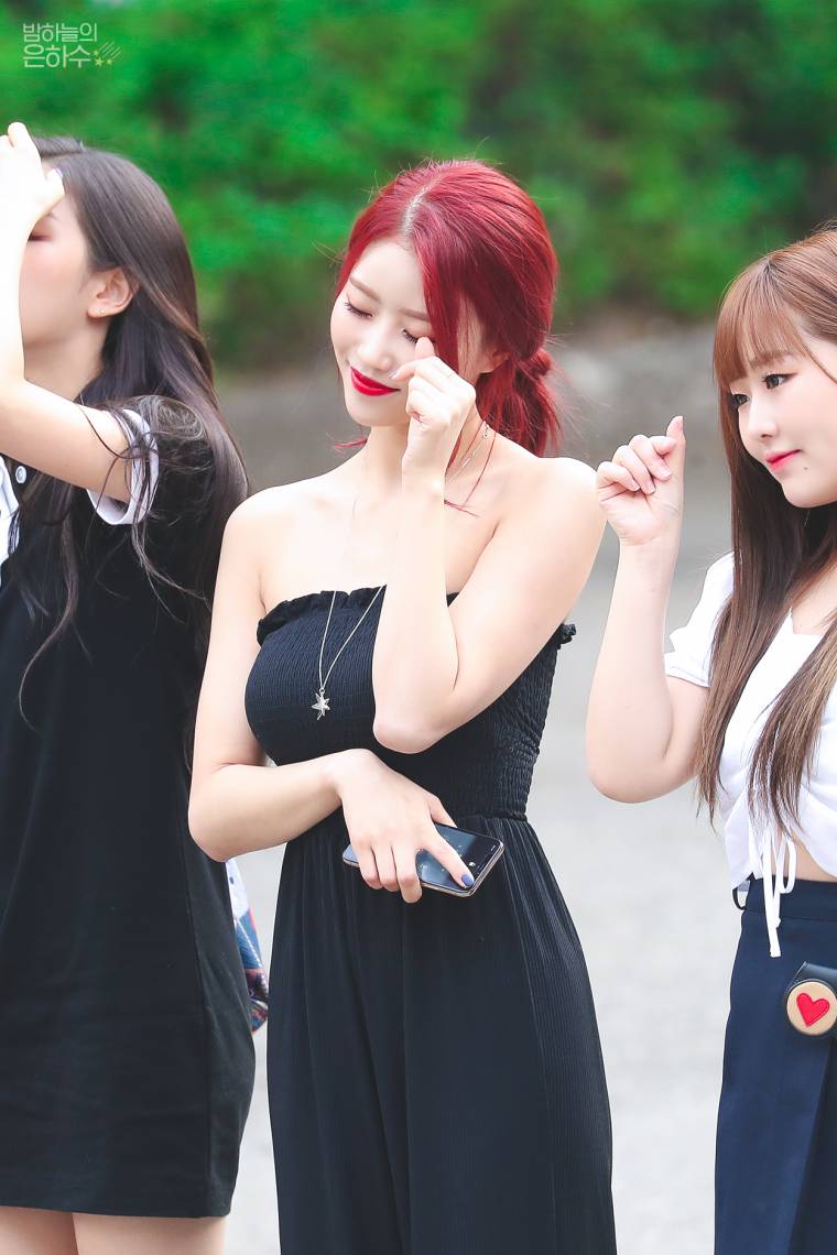 #미주 (#러블리즈) - 190628 뮤직뱅크 출근길.jpg