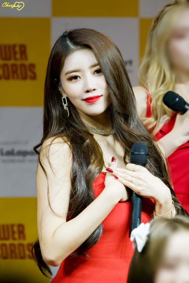 러블리즈 레드 이미주
