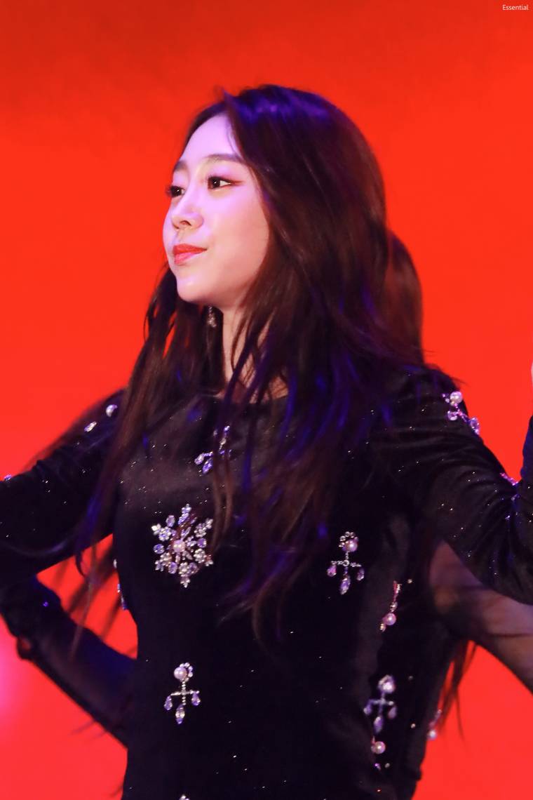 블랙여우 러블리즈 서지수.jpg