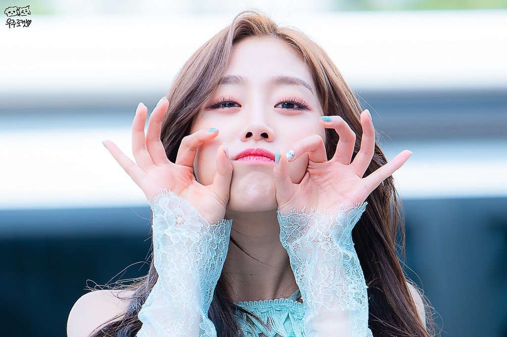 민트색도 잘 어울리는 #러블리즈 서지수