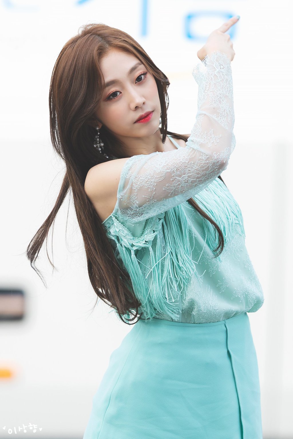 민트색도 잘 어울리는 #러블리즈 서지수