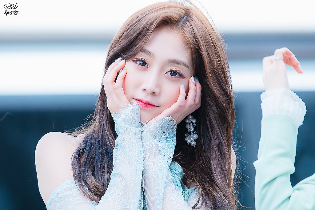 민트색도 잘 어울리는 #러블리즈 서지수