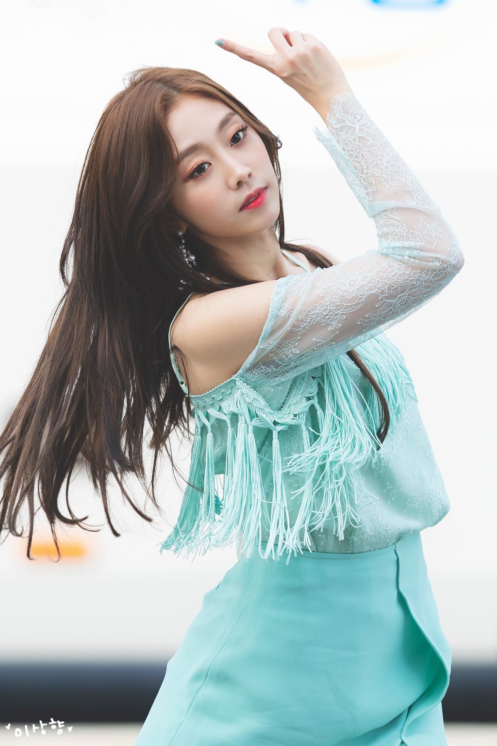 민트색도 잘 어울리는 #러블리즈 서지수