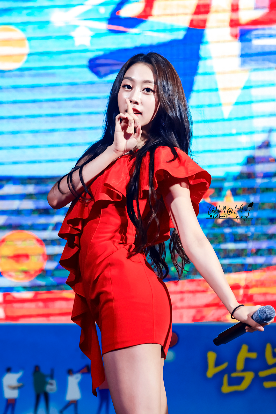 레드 서지수.jpg