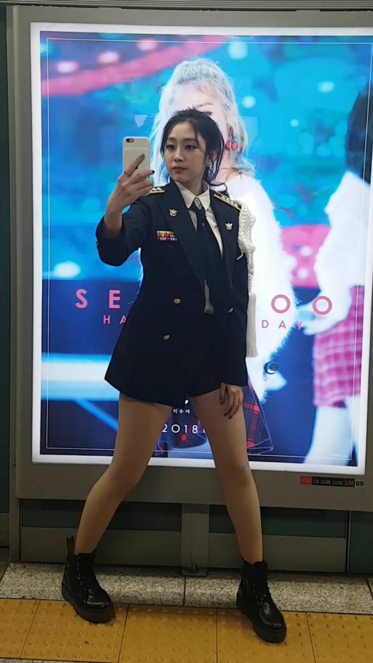 러블리즈 제복 지수 합정역