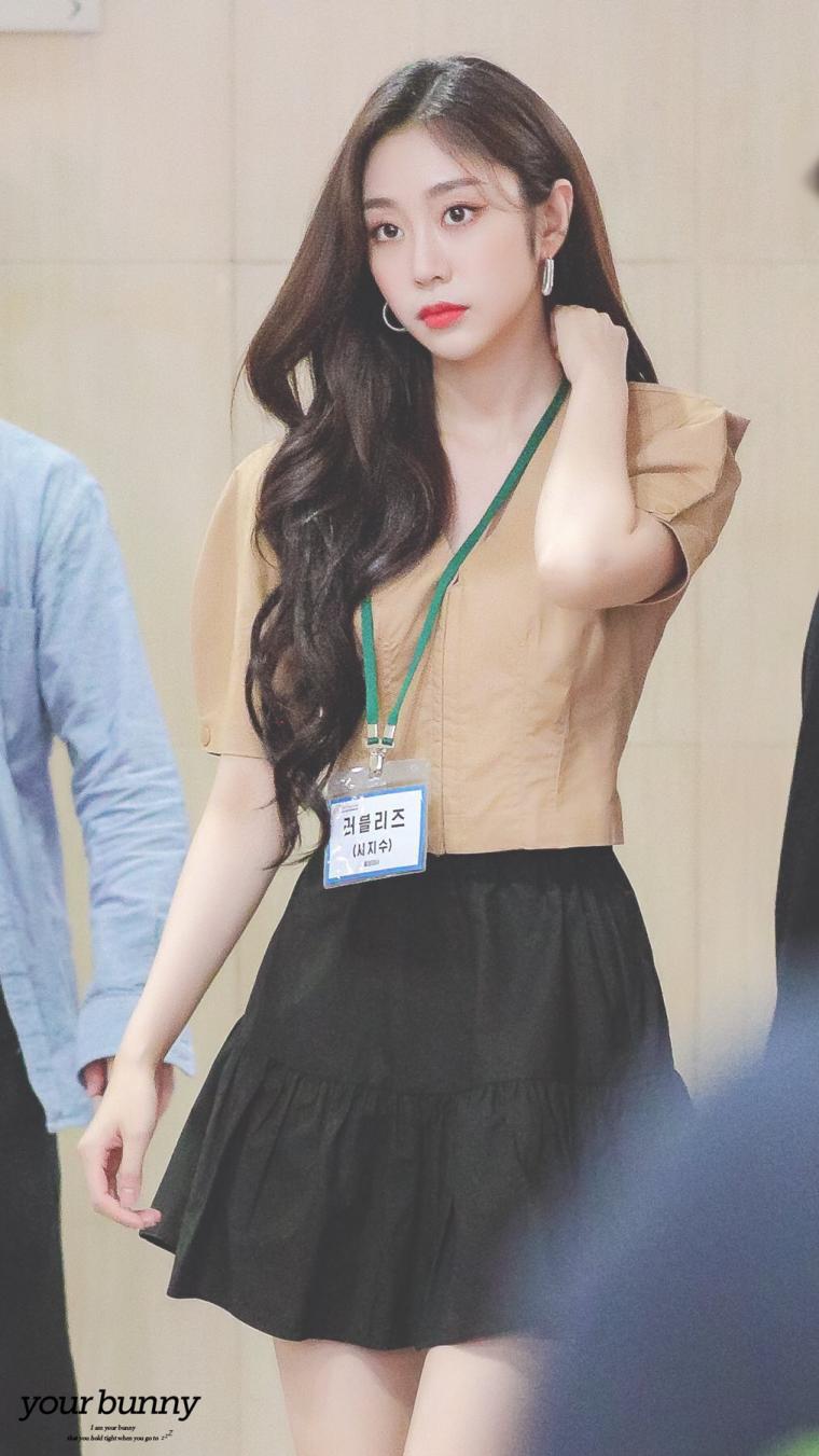 A라인 스커트도 잘 어울리는 #러블리즈 서지수